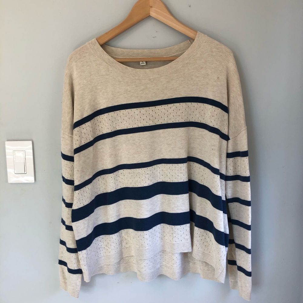 Light weight Gap sweater